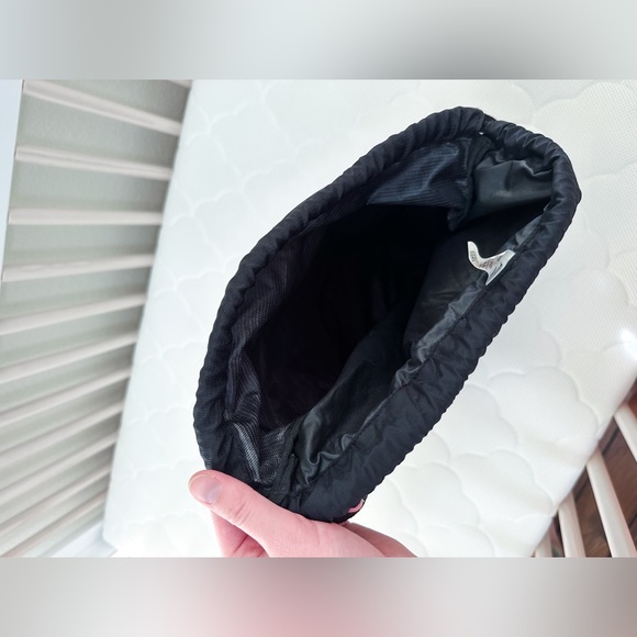 Nike Drawstring Bag - Picture 3 of 4